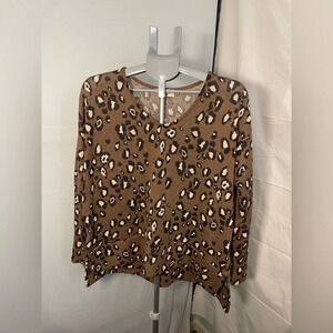Hailey & Co Cheetah Long sleeve brown top‎ size small